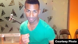 Rancés Barthelemy, invicto boxeador cubano, está a un paso de pelear por la corona mundial profesional en el peso super-pluma.