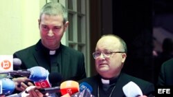 Enviado del papa a Chile inicia reuniones con testigos del caso Barros