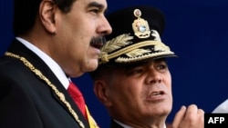 El general Vladimir Padrino López junto a Maduro en un acto de las Fuerzas Armadas Bolivarianas de Venezuela, en enero de 2019. 