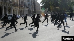 Boinas Negras desplegados para reprimir a los manifestantes en La Habana, el 11 de julio de 2021. (Foto: REUTERS/Stringer)