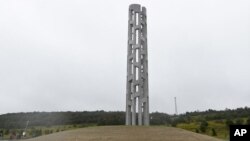 El Monumento Nacional del Vuelo 93 "Torre de las Voces" fue inaugurado el 9 de septiembre de 2018 en Shanksville, Pensilvania, en recuerdo de las 40 personas que murieron en los ataques terroristas del 11 de septiembre de 2001.
