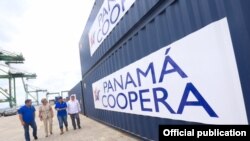 Contenedores con ayuda humanitaria enviados a Cuba por Panamá