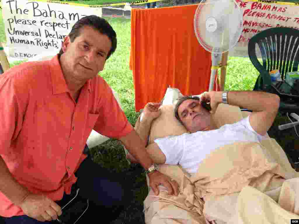 Ricardo Quintana, periodista de TV Martí junto a Ramón Saúl Sánchez declarado en huelga de hambre.