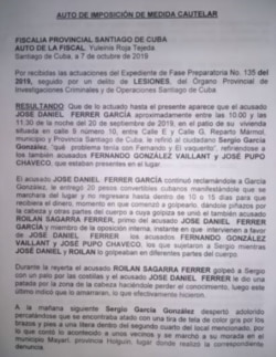 Primera página del "Auto de Imposición de Medida Cautelar” emitido por la Fiscalía contra Ferrer.