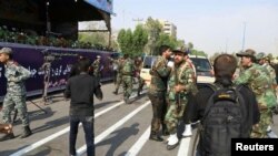 Vista general del ataque en el desfile militar de Irán.