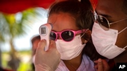 Punto de control de coronavirus en La Habana. (AP/Ramon Espinosa)