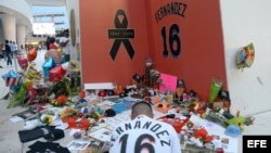 Aficionados de los Marlins rinden tributo al lanzador José Fernández