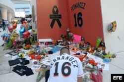 Aficionados de los Marlins rinden tributo al lanzador José Fernández