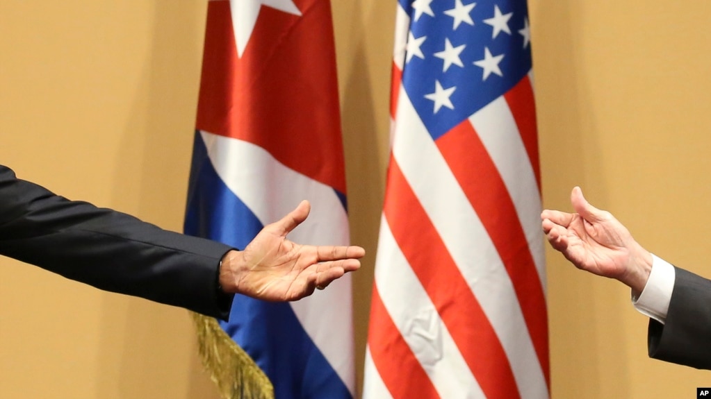 AP Photo/Dennis River | Bildquelle: Martí Notícias © US-Präsident Obama, links, und Kubas Staatschef Raul Castro während einer Pressekonferenz im Anschluss an eine gemeinsame Erklärung in Havanna, Kuba, am Montag, 21. März 2016. | Bilder sind in der Regel urheberrechtlich geschützt