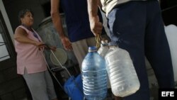 Un punto de venta de agua potable en Holguín.