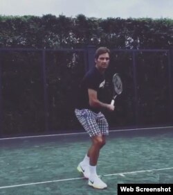 Roger Federer decidió practicar un poco.