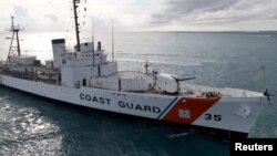 Archivo - El buque de la Guardia Costera Cutter Ingham a su llegada a Key West, Florida on November 24, 2009. 