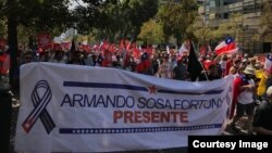 Pancarta de Armando Sosa Fortuny - (Marcha en Santiago de Chile)