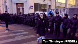 Policías rusas bloquean el acceso en el centro de Moscú