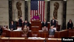 La congresista Diana Degette preside la mañana del miércoles la sesión de la Cámara que concluiría en la votación de los artículos del juicio político al Presidente Donald Trump (Foto: Reuters).