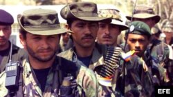 Fotografía de archivo de guerrilleros de las FARC. 
