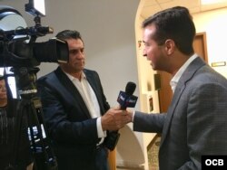Ricardo Quintana en entrevista con el representante federal Carlos Curbelo
