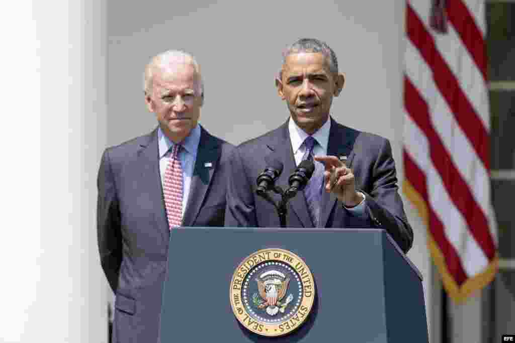 Obama y Biden anuncia el restablecimiento pleno de relaciones con Cuba. 