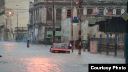 Intensas lluvias en La Habana ocasionan dos muertes y varios derrumbes