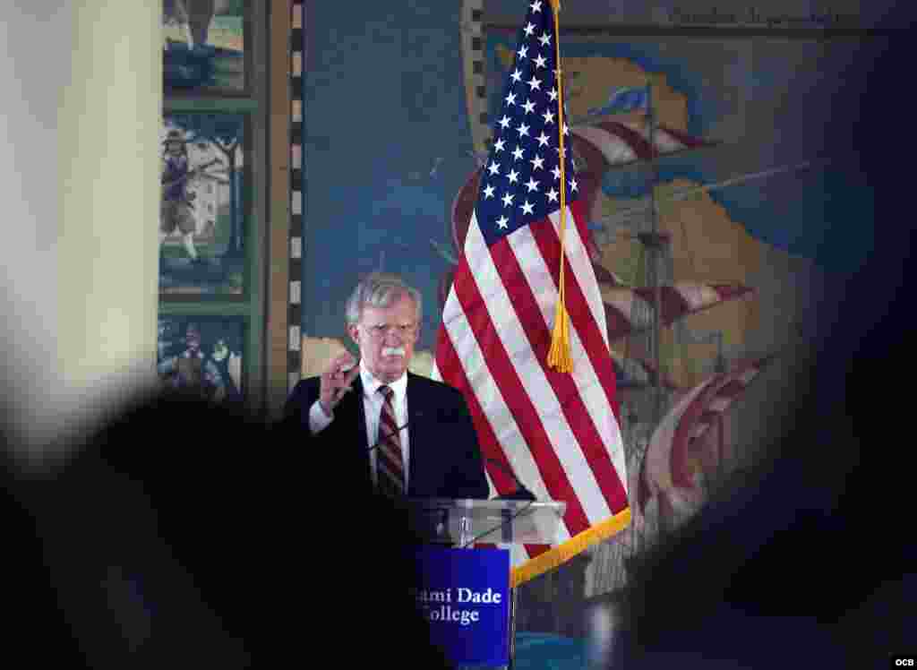John Bolton, asesor de Seguridad Nacional de Estados Unidos, durante su discurso en la emblemática Torre de la Libertad, Miami. (Foto: Roberto Koltun)Bolton