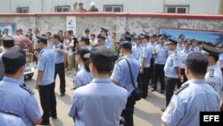 Foto de archivo de policías chinos.