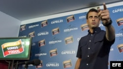 Henrique Capriles en una rueda de prensa en Caracas (Venezuela), donde aceptó el anuncio realizado por el Consejo Nacional Electoral. 
