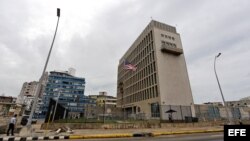 EEUU ordenó retirar a "más de la mitad" del personal de su embajada en Cuba.