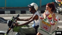 Las moto-taxis de Santiago de Cuba