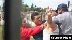 Arresto de opositores en Sagua La Grande.