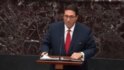 Imagen tomada el 25 de enero del 2020 del sistema de televisión del Senado donde aparece el abogado Jay Sekulow, durante la defensa del presidente Trump en el juicio político.