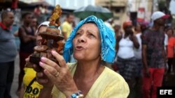 Una peregrinación con la imagen de la Virgen de la Caridad del Cobre, patrona de Cuba.