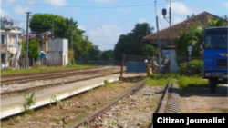 Reporta Cuba. Línea de ferrocarril en la provincia de Sancti Spíritus. Foto: Aimara Peña.