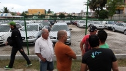 Pobladores de Pinar del Río opinan sobre venta de autos