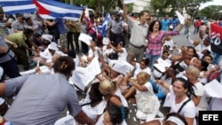 Disidentes cubanos reclaman a la Iglesia Católica un rol más activo como mediadora entre la sociedad y el Estado.