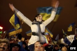 Jóvenes en las protestas en Kiev.