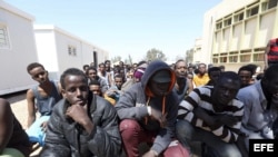 Migrantes rescatados en la costa de Libia