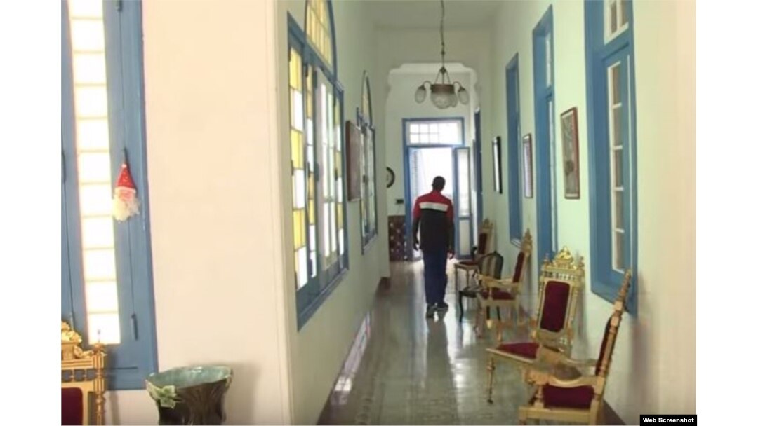 Dayron Robles alquila alojamiento a los turistas en Cuba.