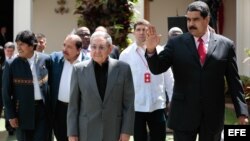 De derecha a izquierda, Nicolás Maduro, Raúl Castro, Daniel Ortega y Evo Morales. (Archivo)
