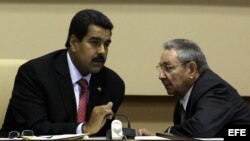 Raúl Castro y Nicolás Maduro.