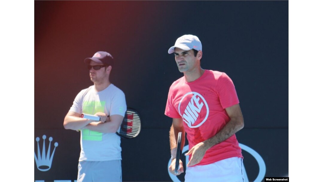 Federer entrena para su encuentro con Struff.