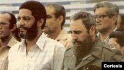 Maurice Bishop en un acto en La Habana