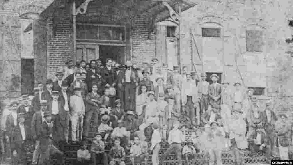 José Martí en la Fábrica de Tabacos de Tampa, 1892.