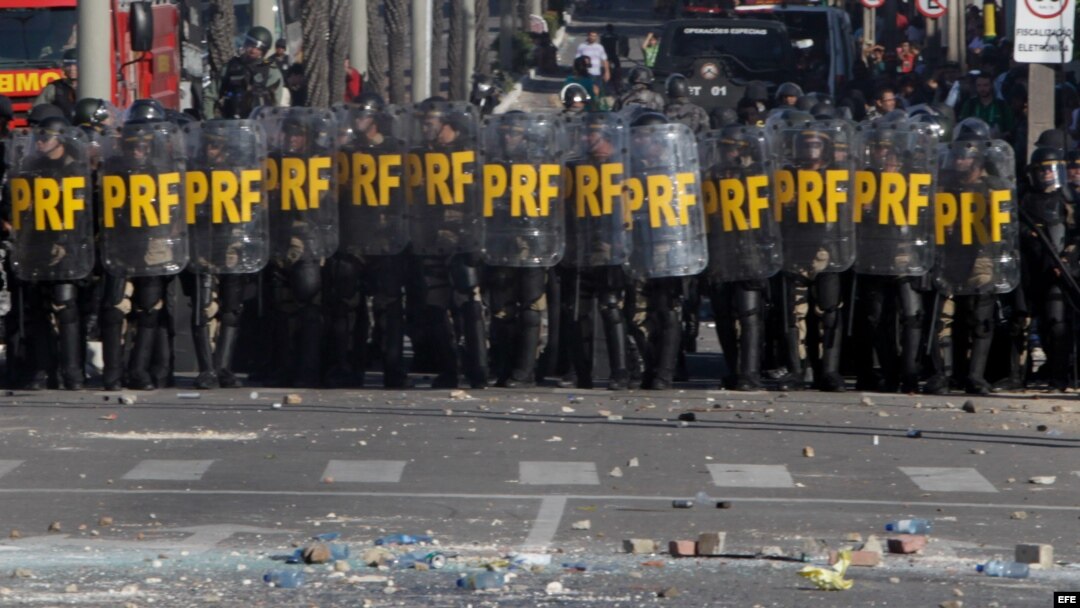 Foto de archivo de policias brasileños.