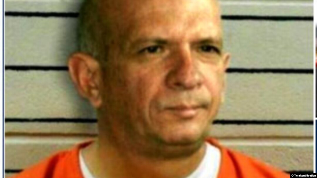 Mugshot: El general chavista Hugo Carvajal posa para la policía de Aruba
