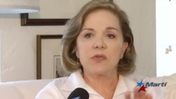 Doctora cubanoamericana aconseja a los cubanos a través de Radio Martí