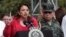 FOTO ARCHIVO. La presidenta de Honduras, Xiomara Castro, se dirige a sus partidarios durante una protesta el 29 de agosto de 2023. REUTERS/Fredy Rodríguez