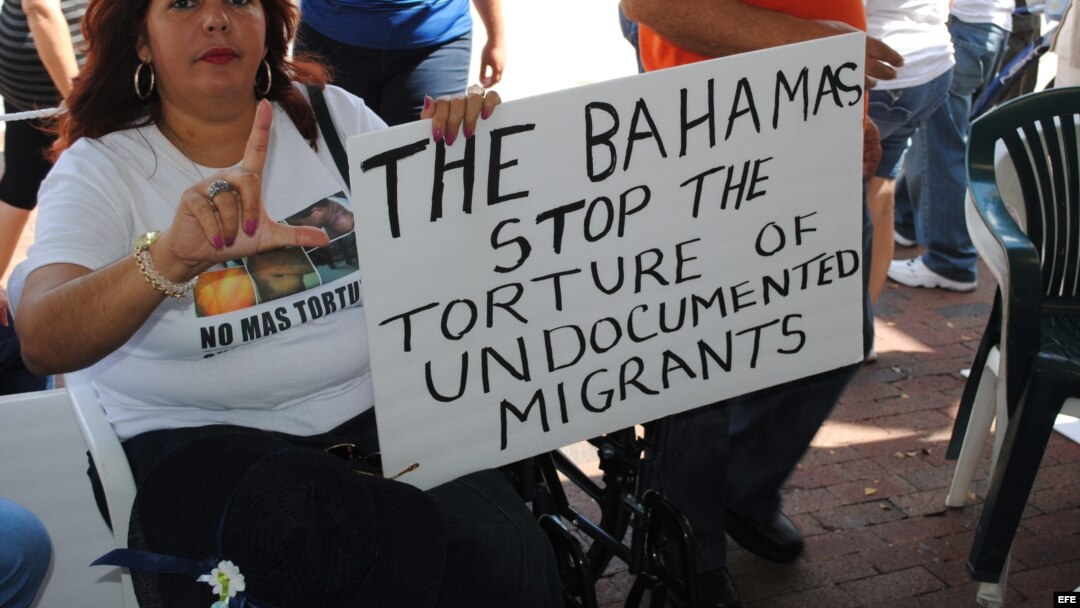 Imagen de archivo de activistas cubanos en Miami en protesta contra el gobierno de Bahamas por detención de migrantes cubanos.