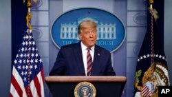 El presidente Trump en una conferencia de prensa el 5 de noviembre de 2020, en la Casa Blanca. (AP Photo/Evan Vucci).