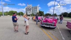 Info Martí | Llegan los primeros visitantes a la Habana. La economía castrista depende del turismo