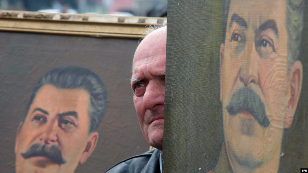 Un retrato del dictador soviético Iósif Stalin. 